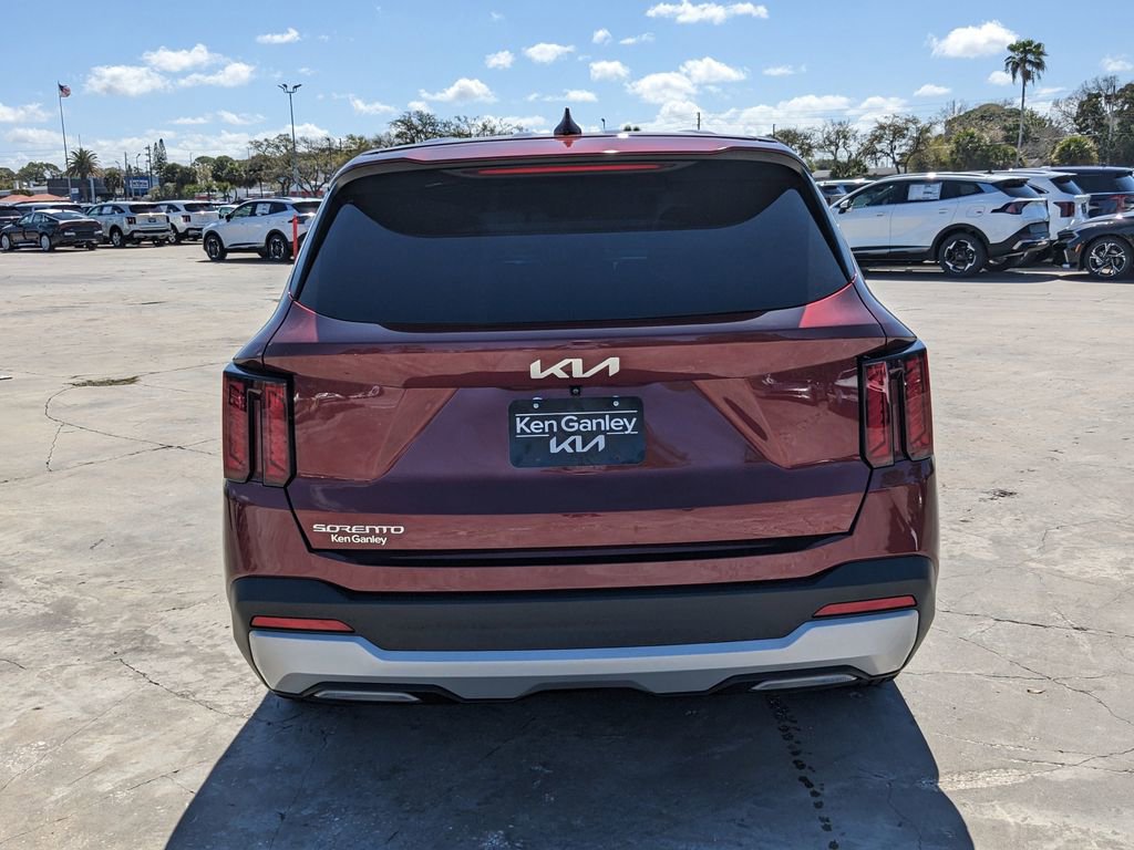 Certified 2025 Kia Sorento LX image 8