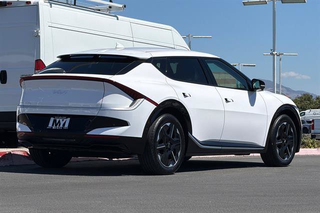 New 2026 Kia EV6 Wind RWD image 4
