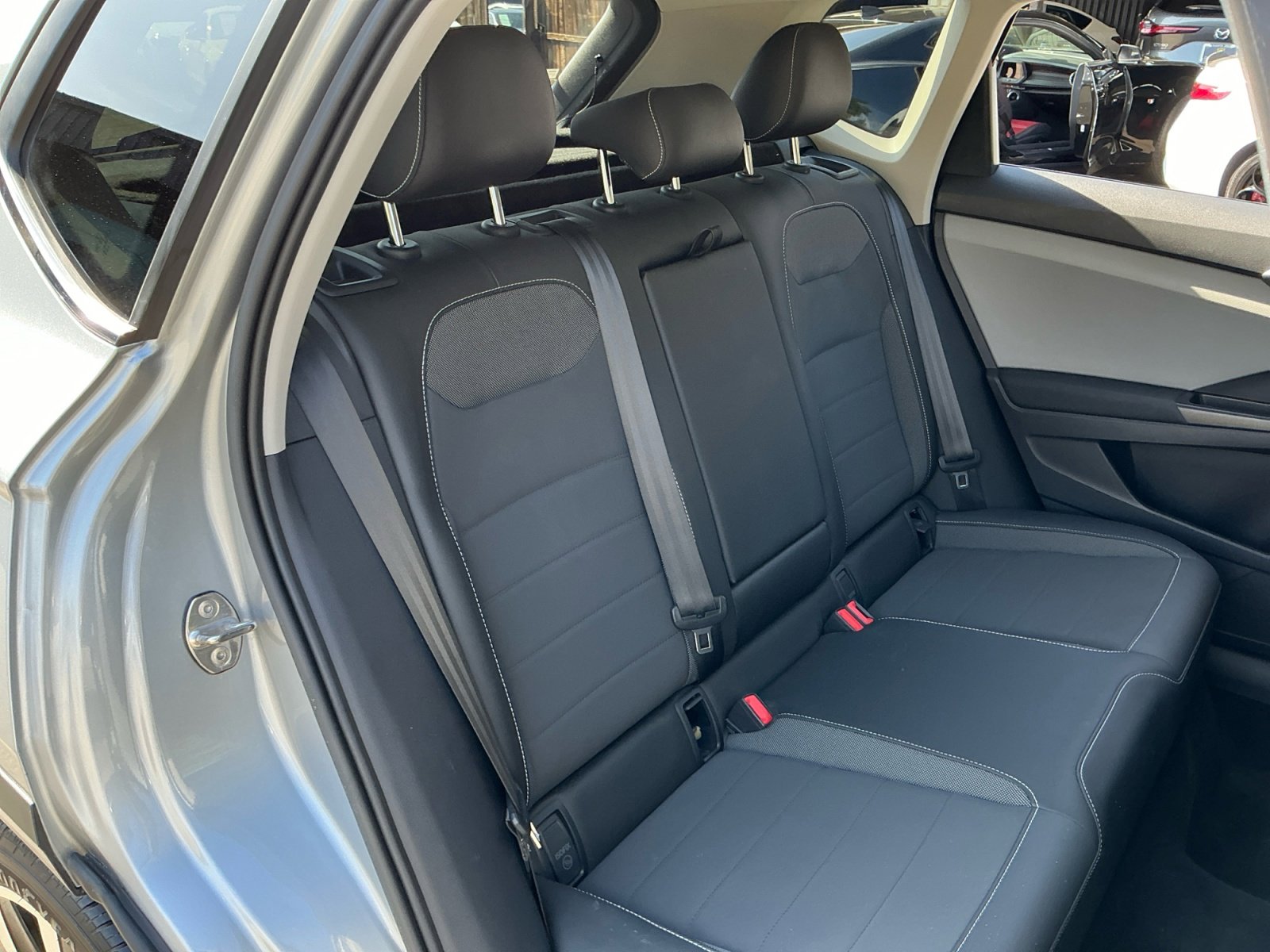 Used 2022 Volkswagen Taos SE w/ Panoramic Sunroof Package FWD image 20