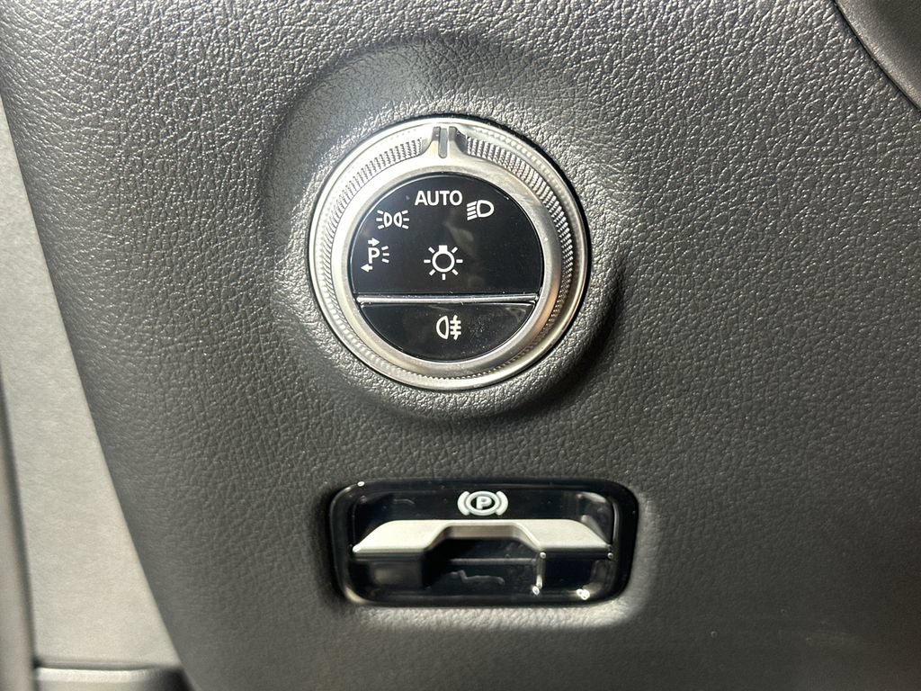 Certified 2024 Mercedes-Benz CLE 300 4MATIC Coupe image 31