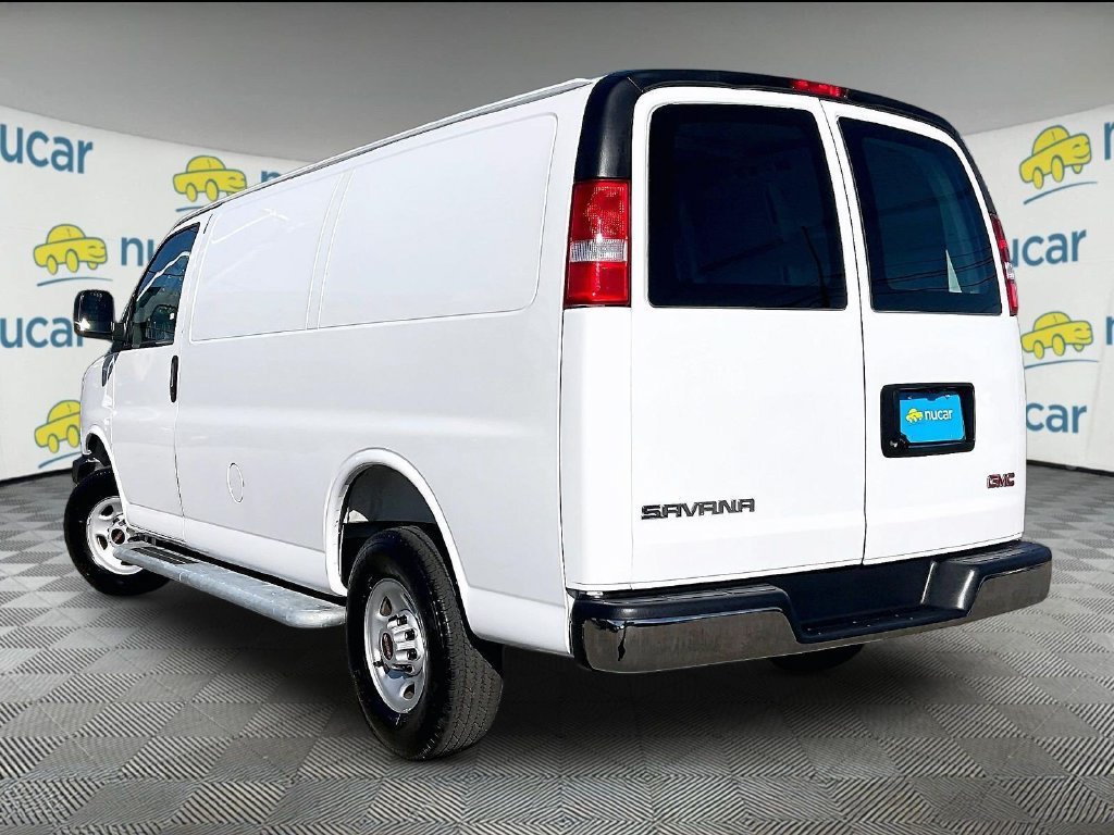 Used 2025 GMC Savana 2500 w/ Driver Convenience Package RWD image 4