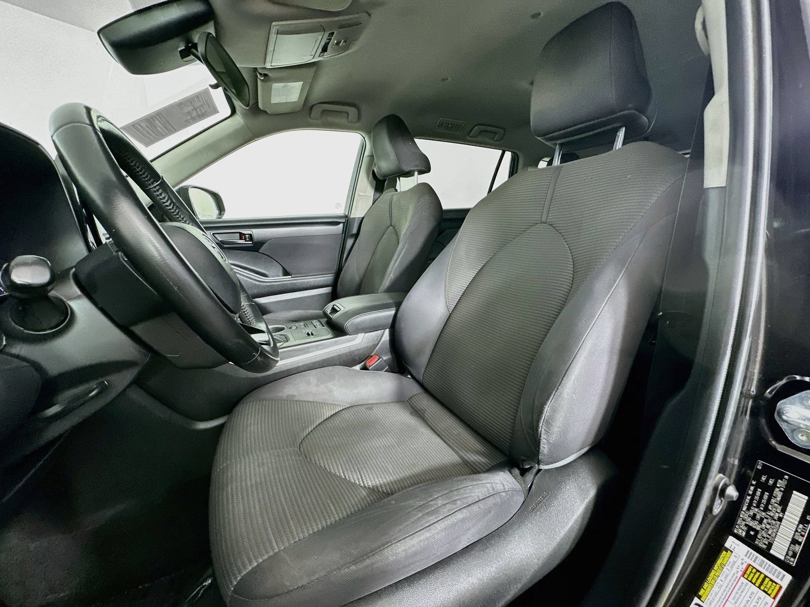 Used 2021 Toyota Highlander LE FWD image 20