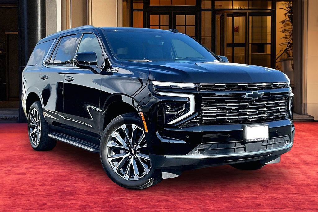 Used 2025 Chevrolet Tahoe High Country AWD/4WD image 2