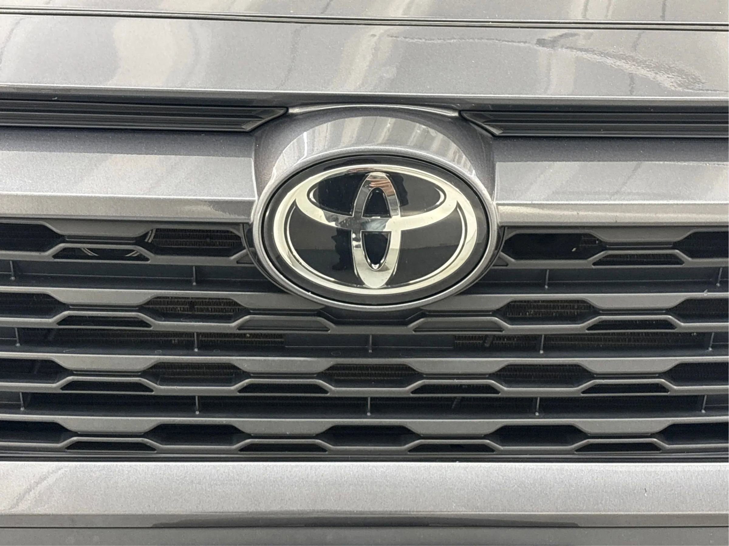 Used 2021 Toyota RAV4 LE image 35