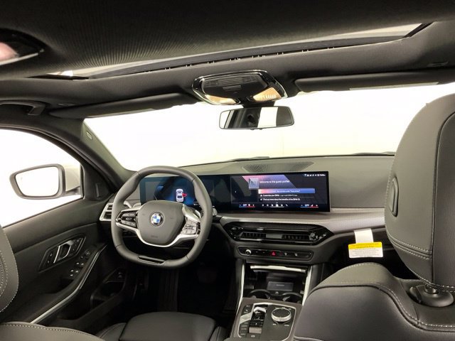 Certified 2025 BMW 330i xDrive Sedan w/ Convenience Package AWD/4WD image 15