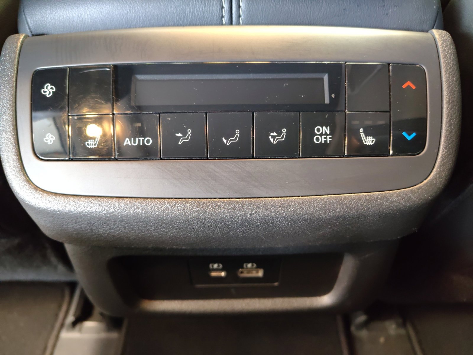 Used 2024 Nissan Pathfinder SL w/ SL Premium Package image 36