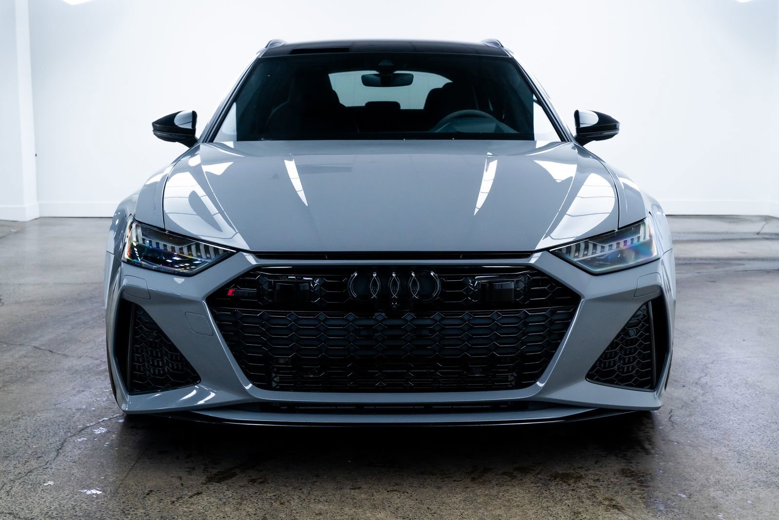 Used 2023 Audi RS 6 AWD/4WD image 2
