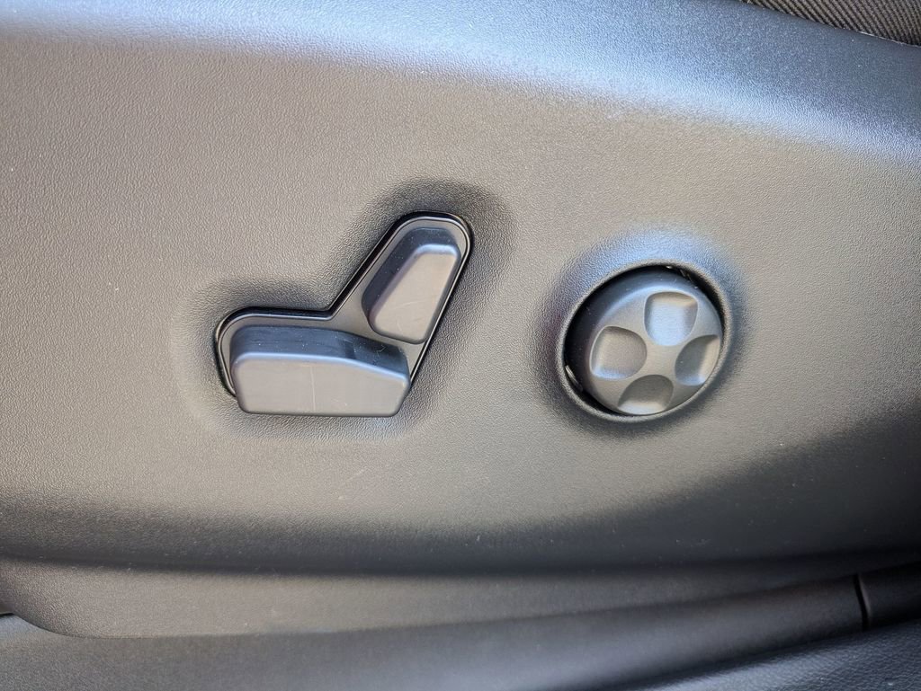 New 2026 Chrysler Pacifica Select image 17