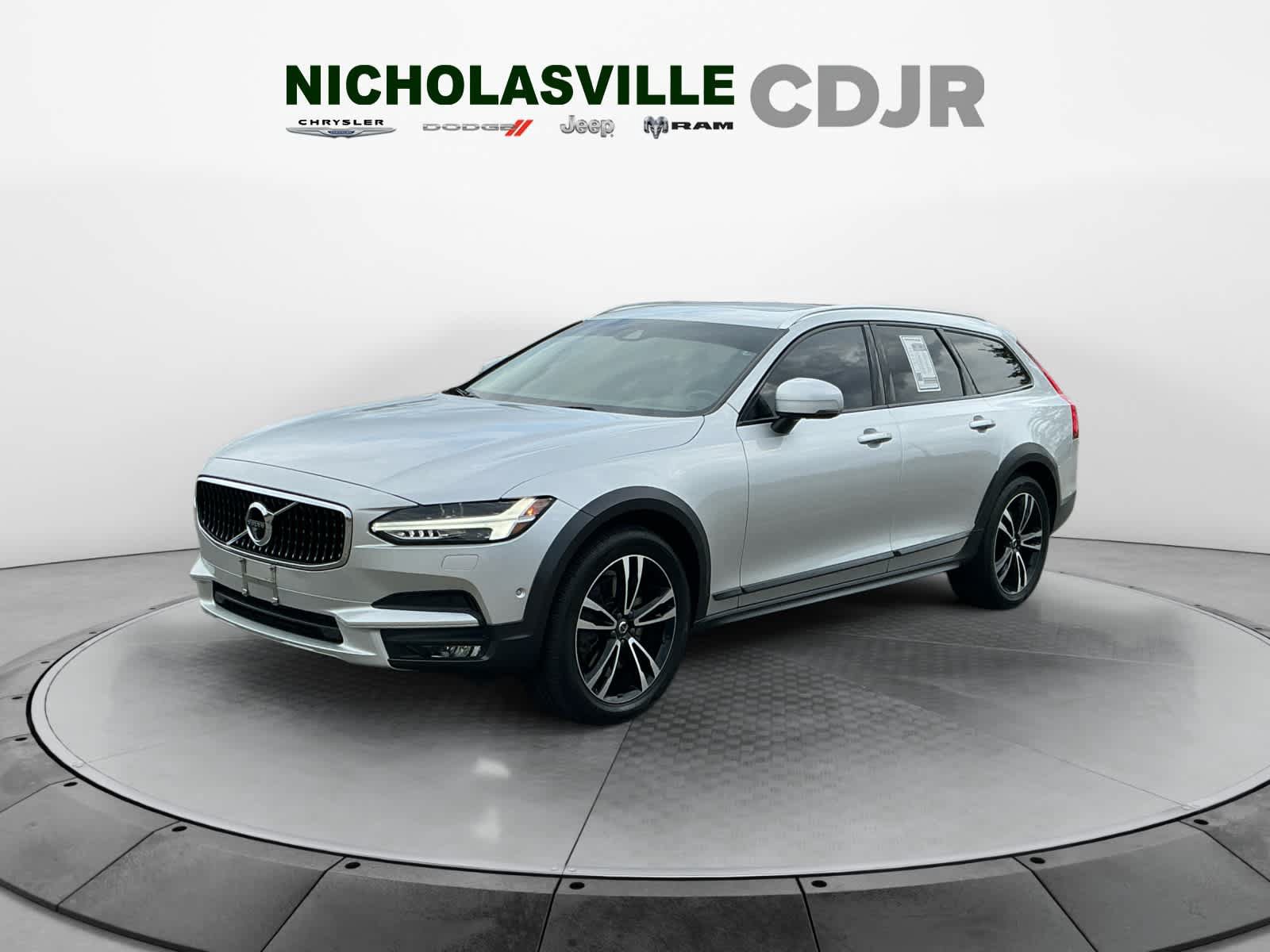 Used 2018 Volvo V90 T5 Cross Country w/ Convenience Package AWD/4WD image 1