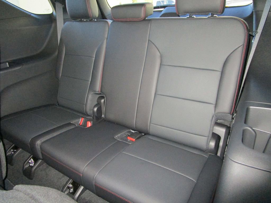 New 2026 Chevrolet Traverse RS w/ LPO, Floor Liner Package image 16