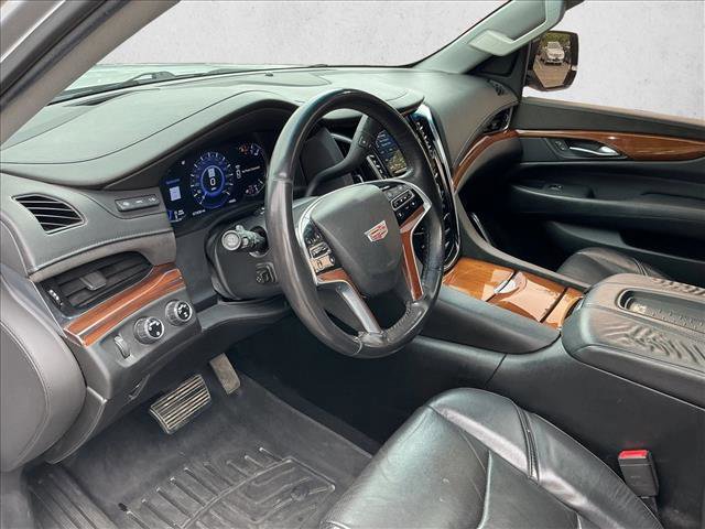 Used 2017 Cadillac Escalade Premium Luxury AWD/4WD image 10