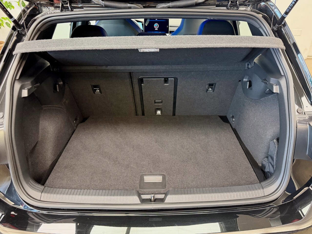 Used 2025 Volkswagen Golf R Black Edition image 65