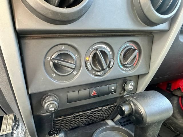 Used 2010 Jeep Wrangler Unlimited Sport AWD/4WD image 22