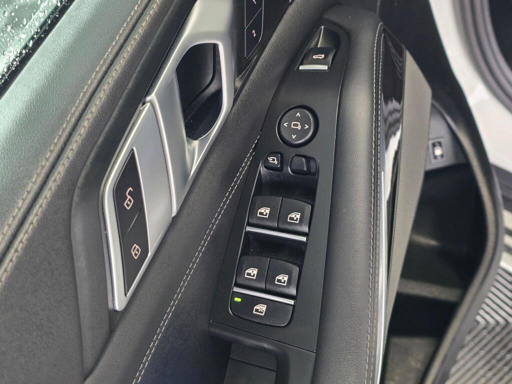 Used 2025 BMW X5 xDrive50e image 22