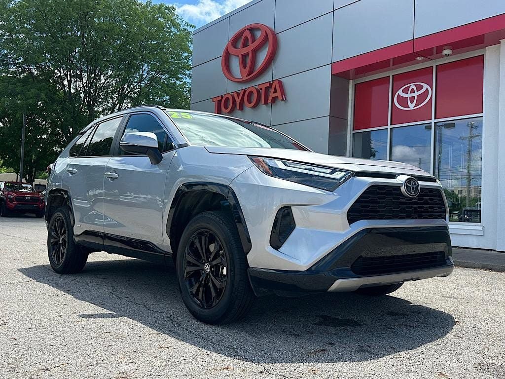 Certified 2025 Toyota RAV4 SE AWD/4WD image 7