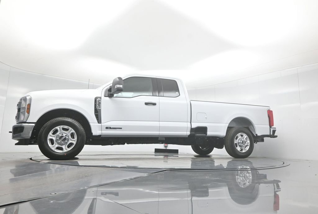 New 2026 Ford F350 XLT image 7