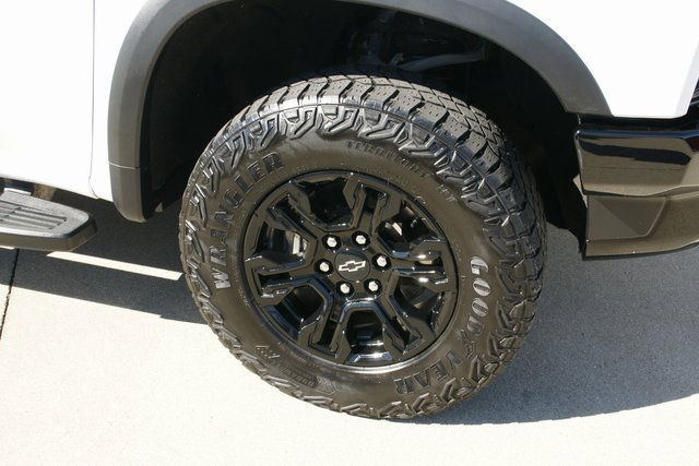 Used 2023 Chevrolet Silverado 1500 ZR2 w/ Technology Package image 8
