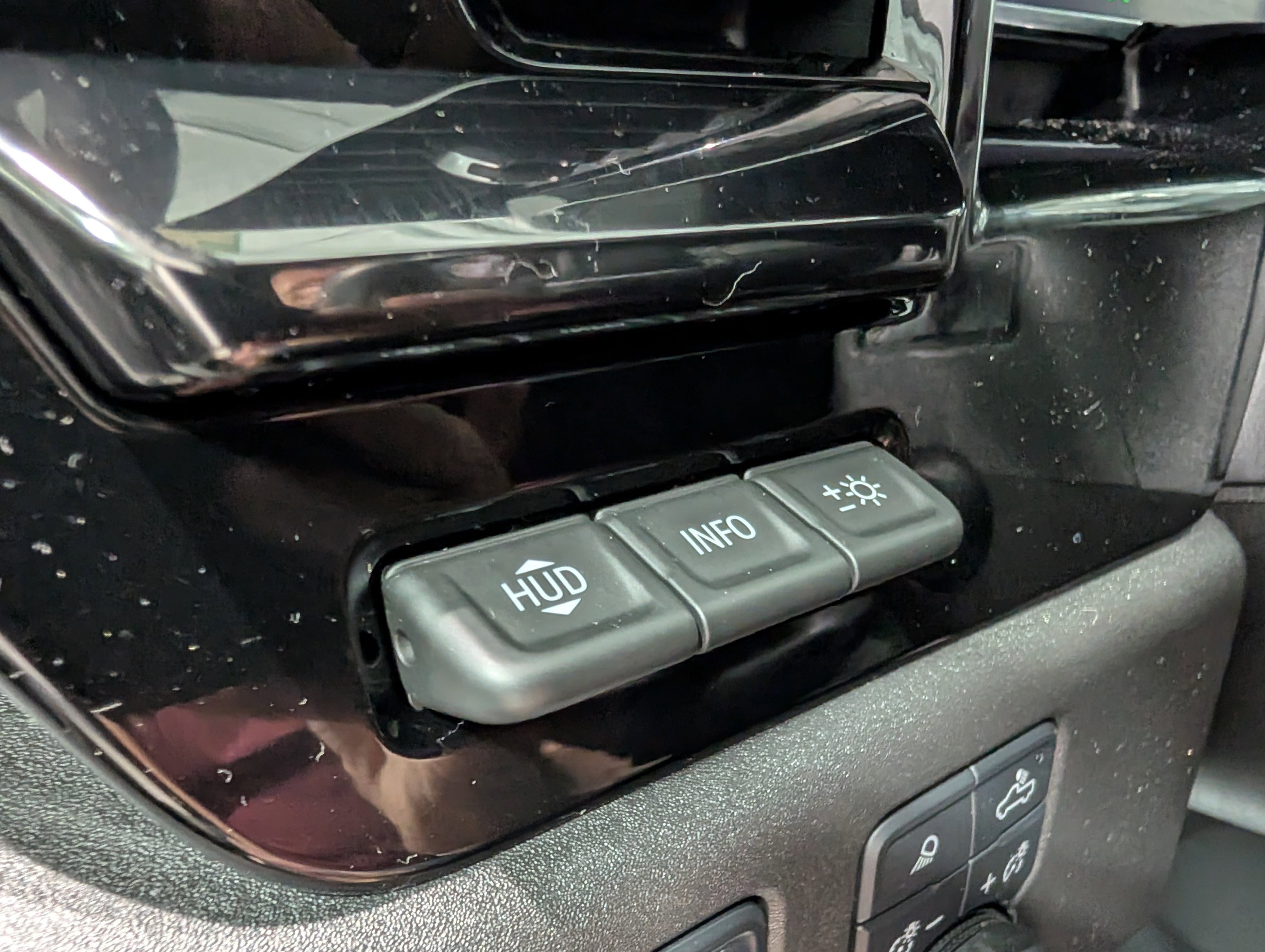 Used 2024 Chevrolet Silverado 1500 ZR2 w/ Technology Package image 24