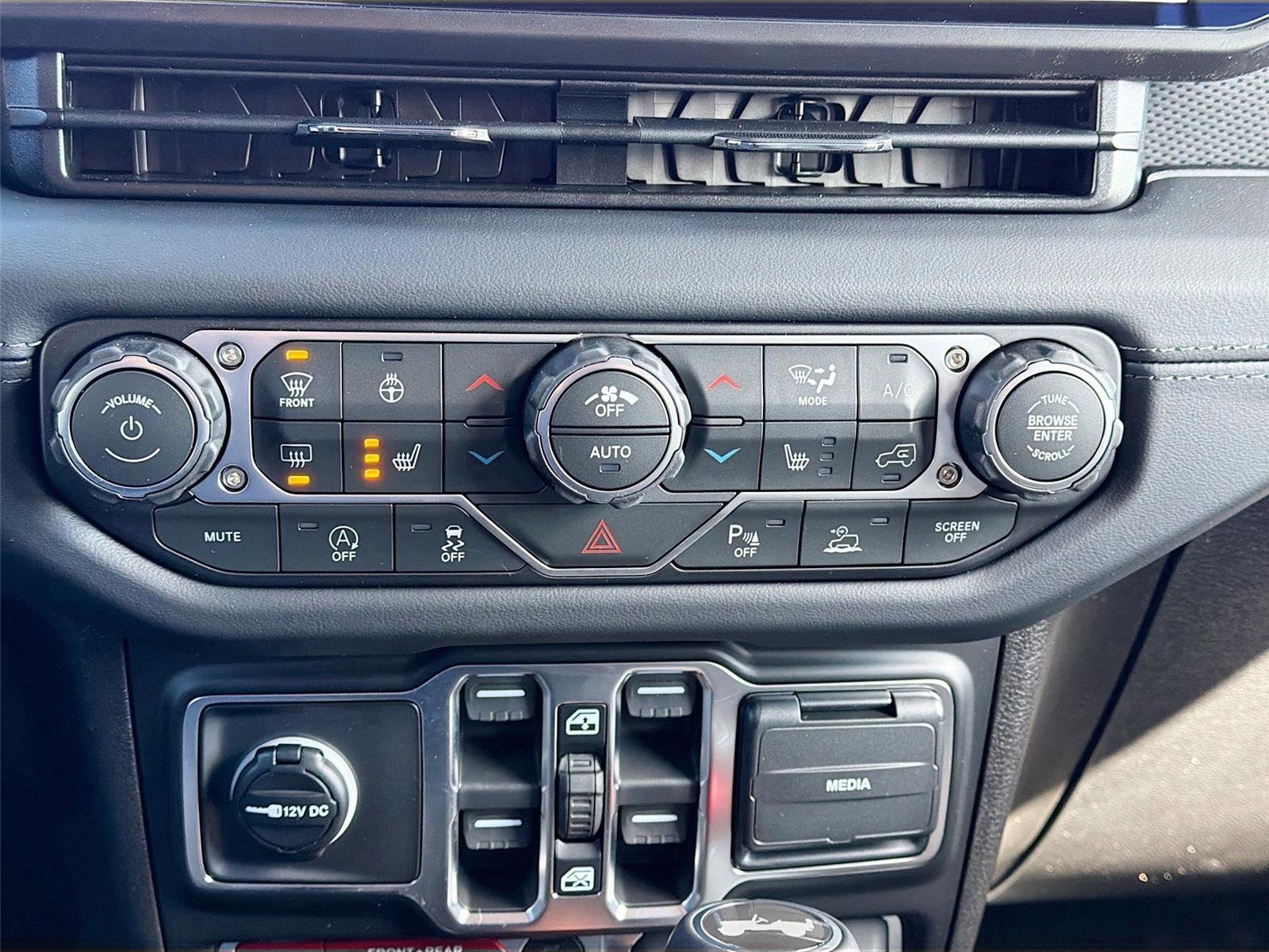 New 2026 Jeep Wrangler Unlimited Rubicon w/ Safety Group image 15