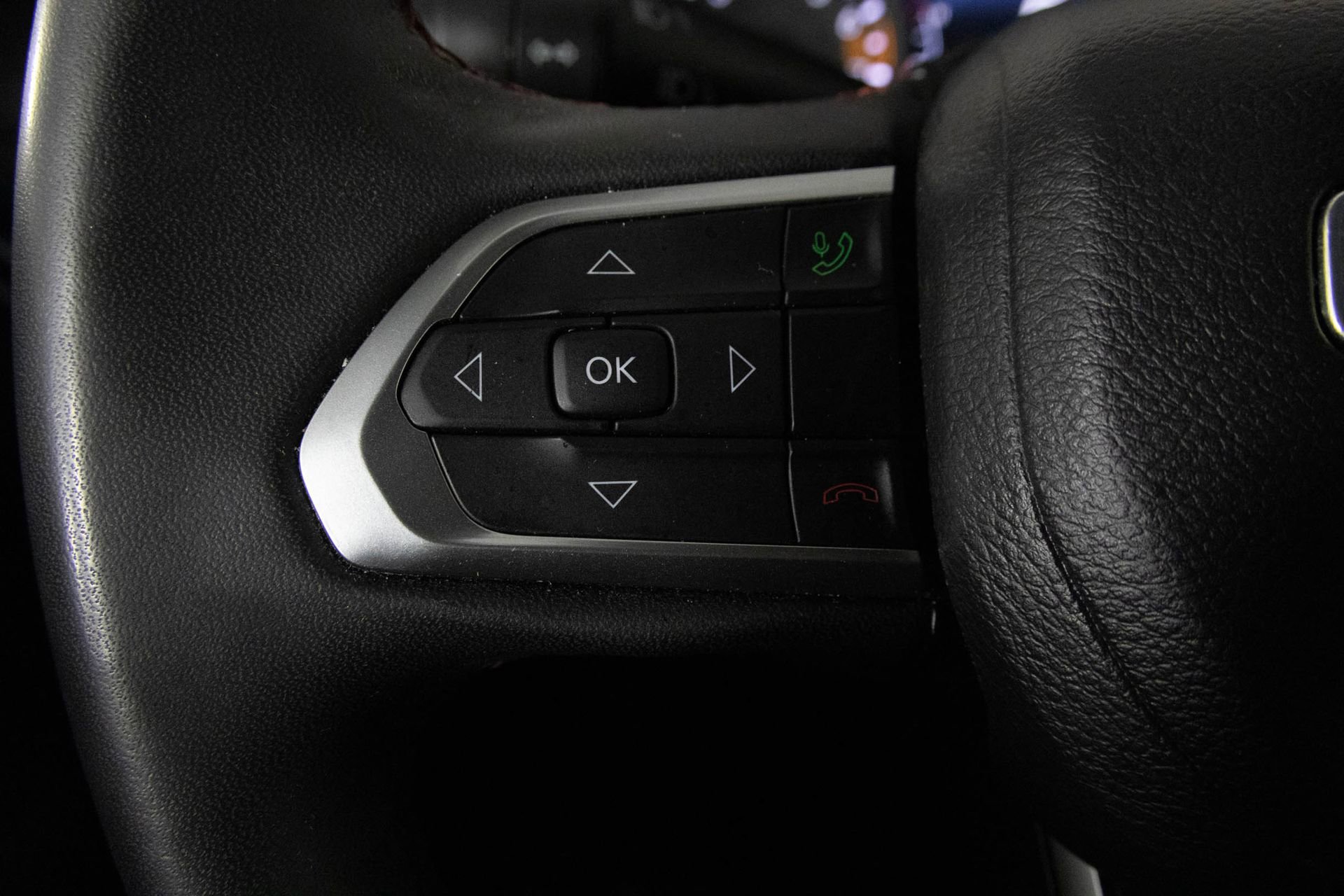 Used 2024 Jeep Compass Trailhawk AWD/4WD image 27