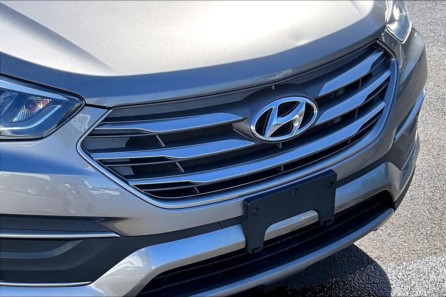 Used 2018 Hyundai Santa Fe Sport FWD image 33