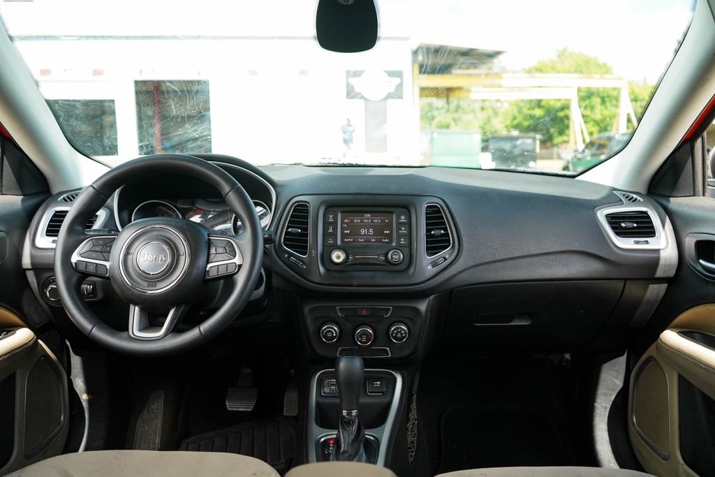 Used 2018 Jeep Compass Sport FWD image 10