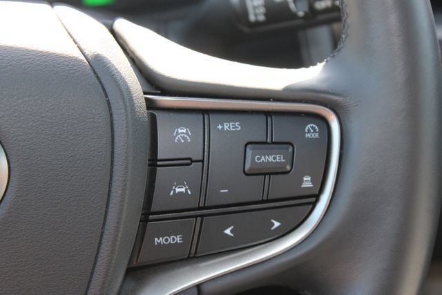 Certified 2025 Lexus UX 300h FWD image 17