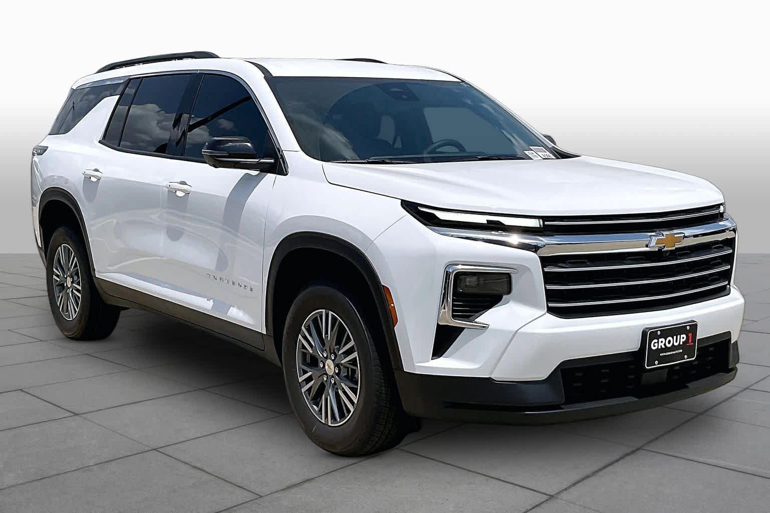 New 2026 Chevrolet Traverse LT w/ Driver Confidence Package FWD image 3
