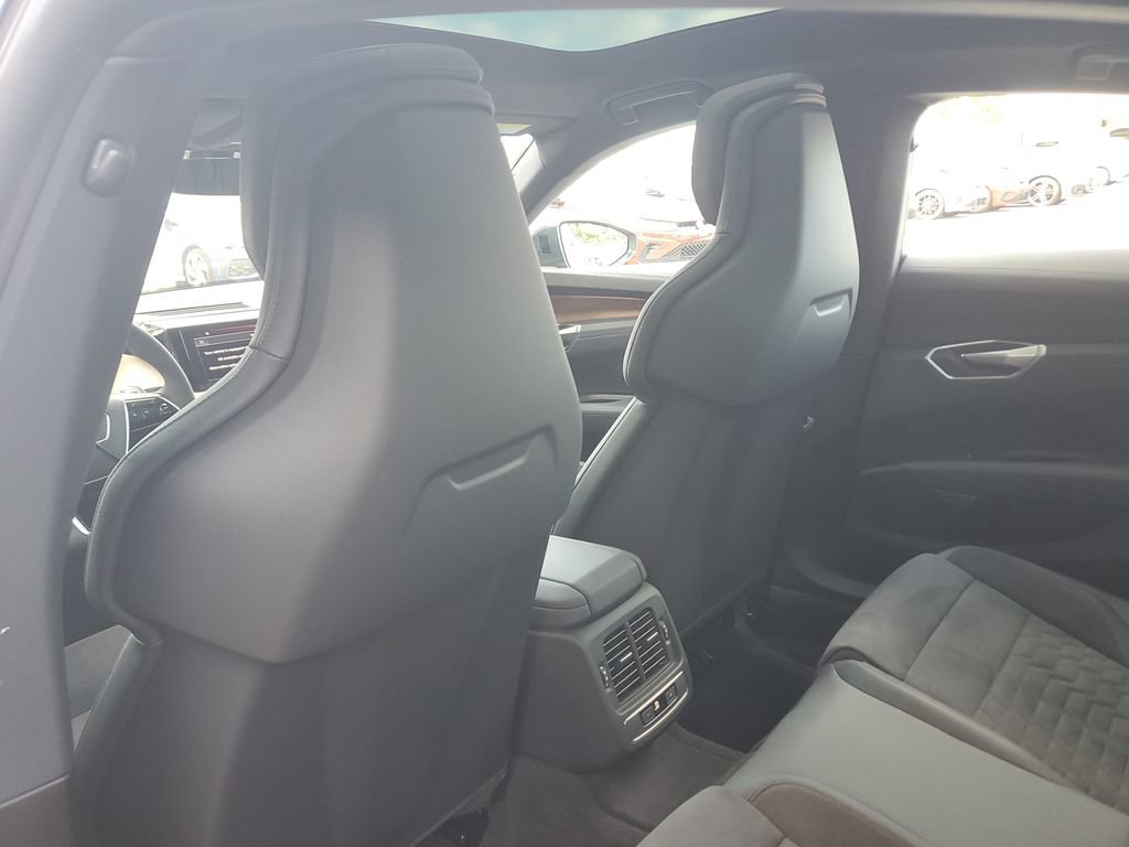 Certified 2023 Audi e-tron GT Premium Plus AWD/4WD image 18