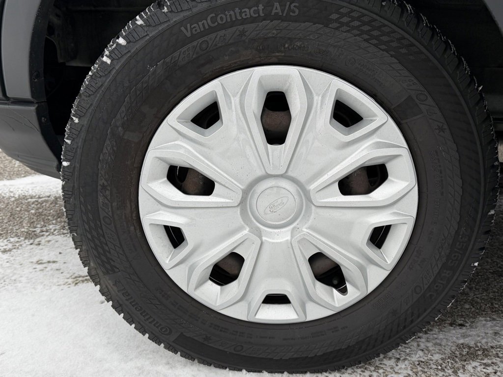 Used 2015 Ford Transit 150 XLT image 9