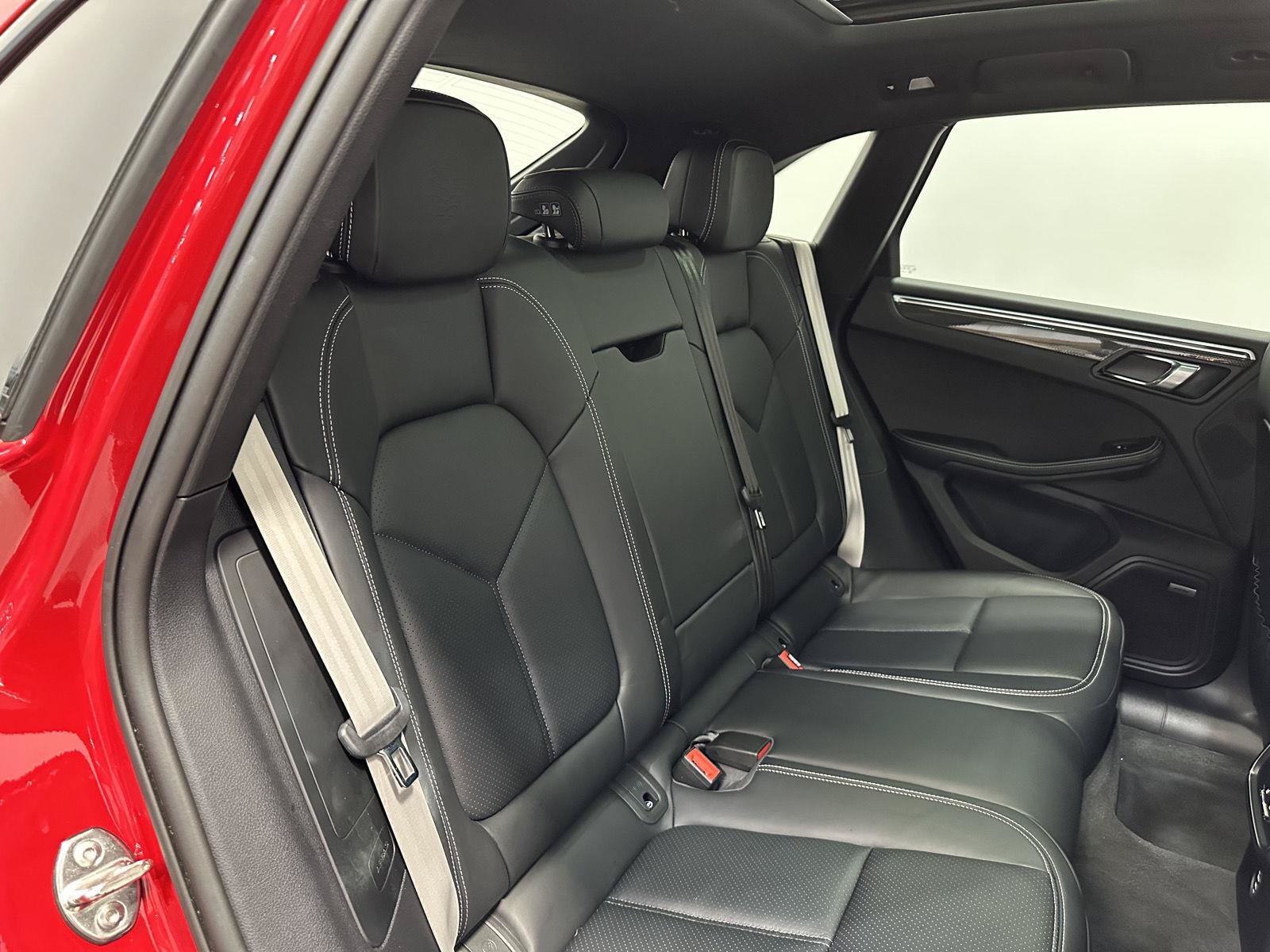 Used 2024 Porsche Macan S AWD/4WD image 37