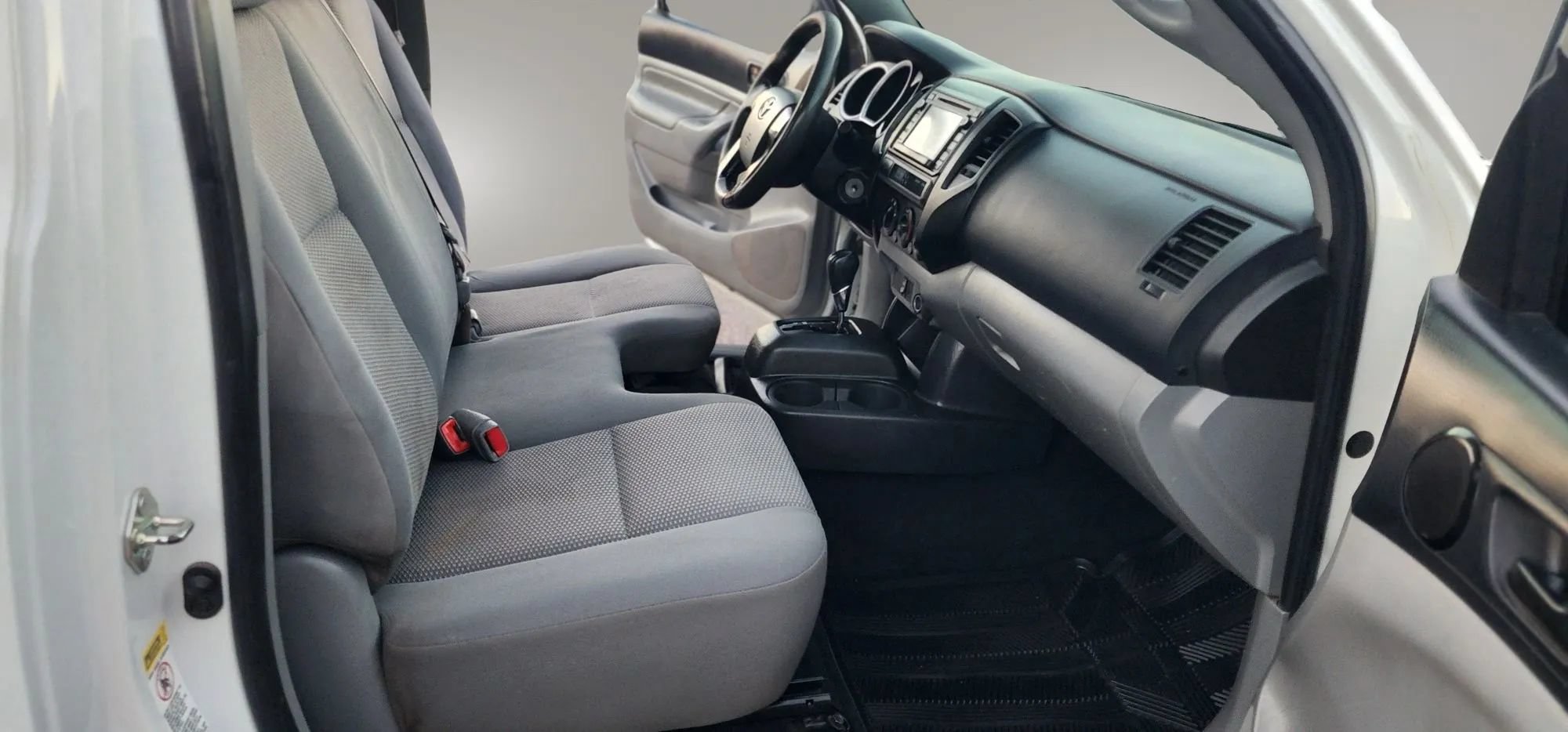 Used 2014 Toyota Tacoma 2WD Regular Cab image 13