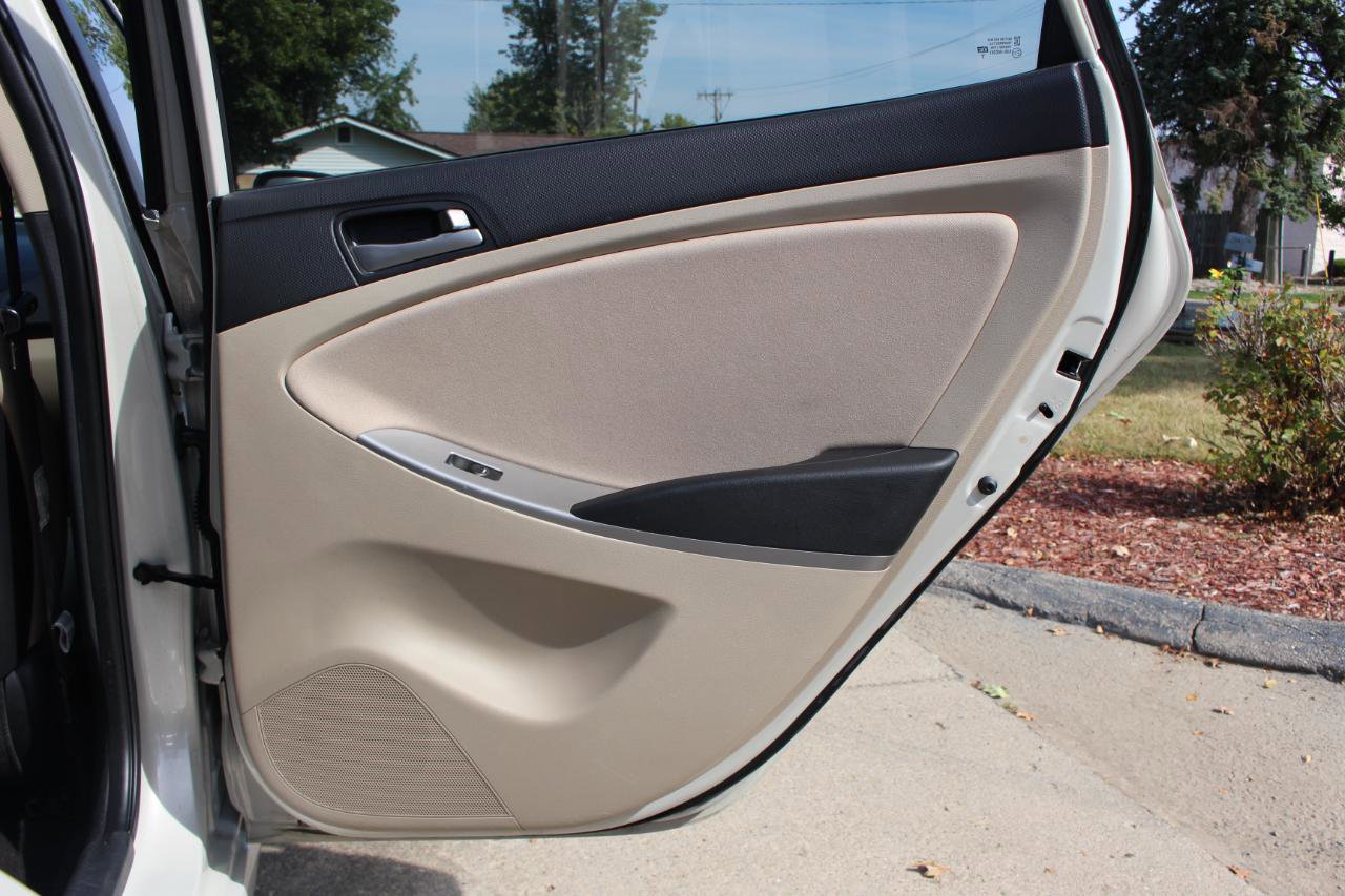 Used 2016 Hyundai Accent SE image 27