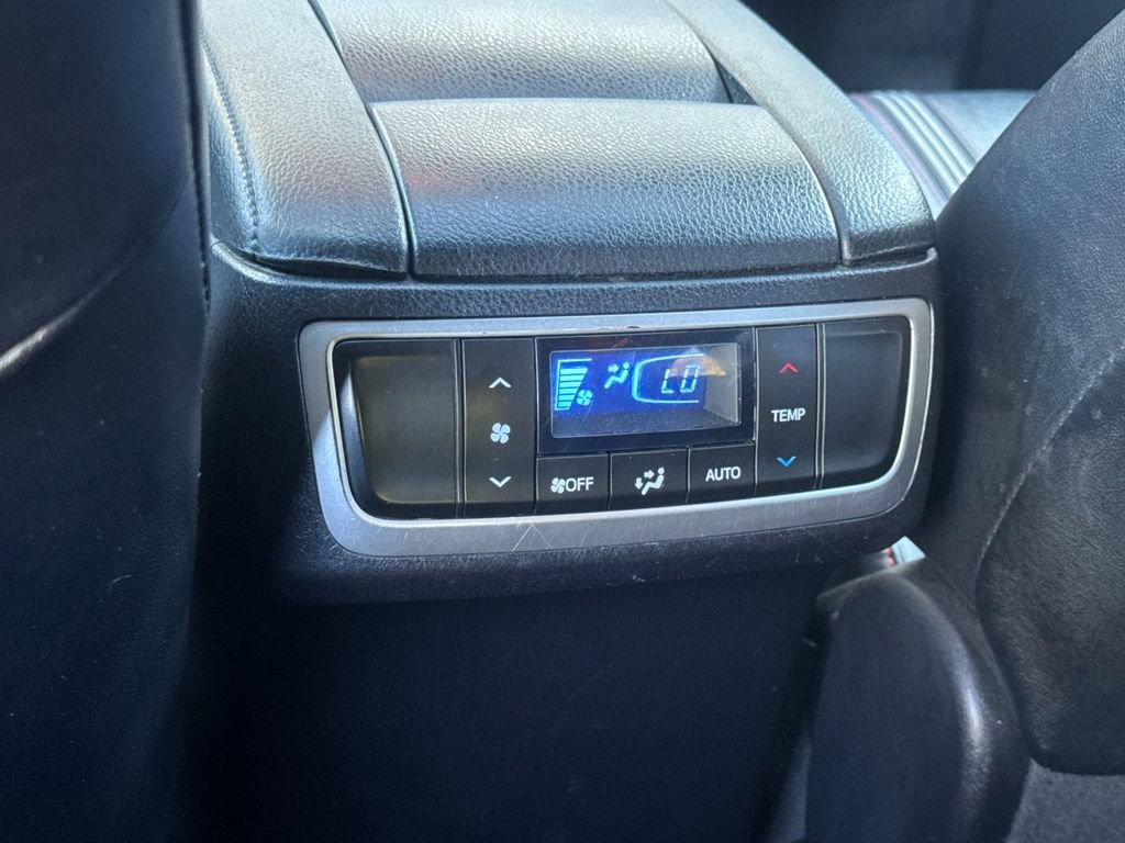 Used 2019 Toyota Highlander SE AWD/4WD image 16