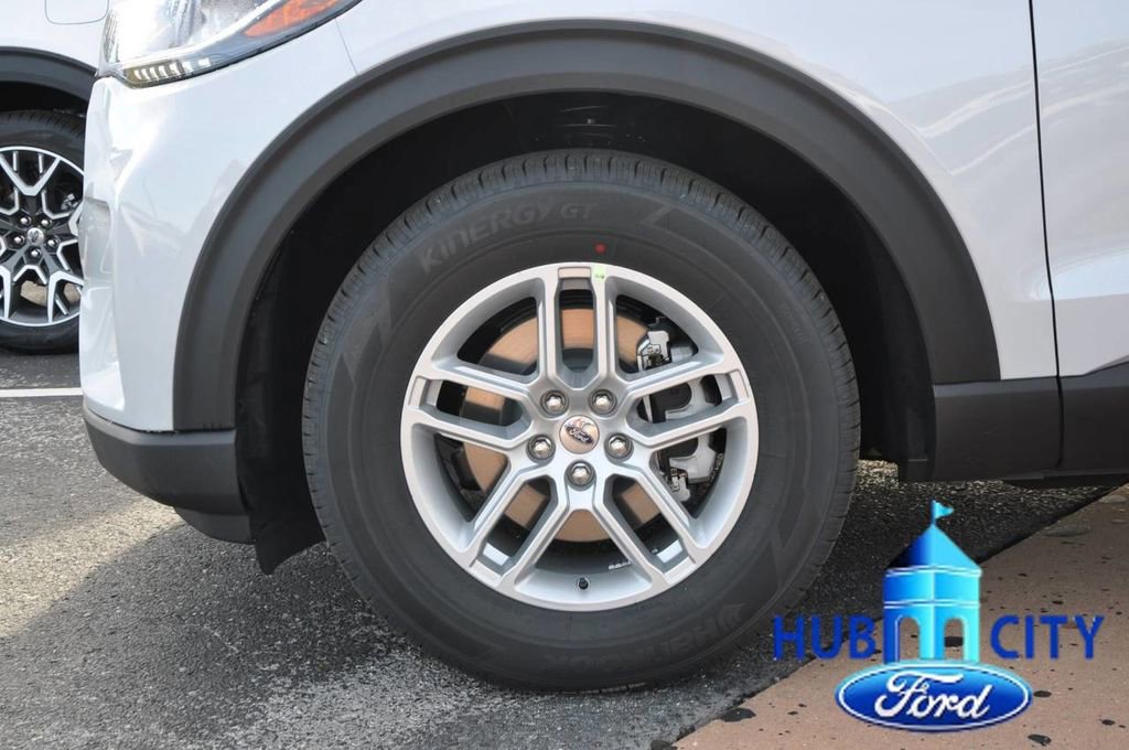 New 2026 Ford Explorer Active w/ Active Comfort Package image 9