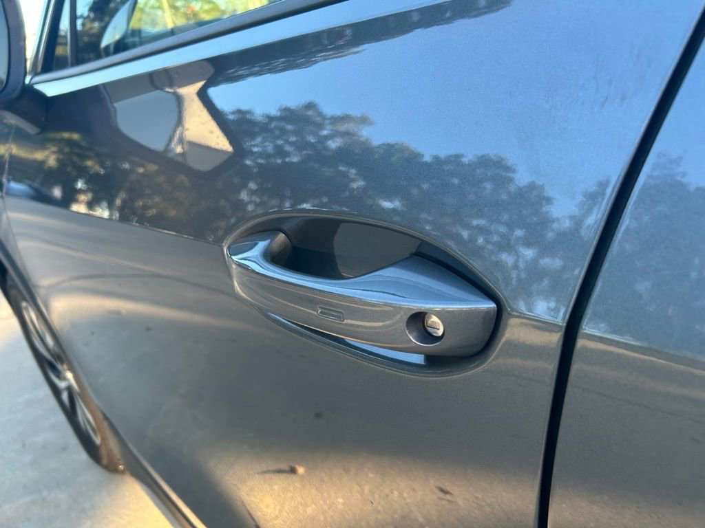 Used 2025 Volkswagen Tiguan S image 27