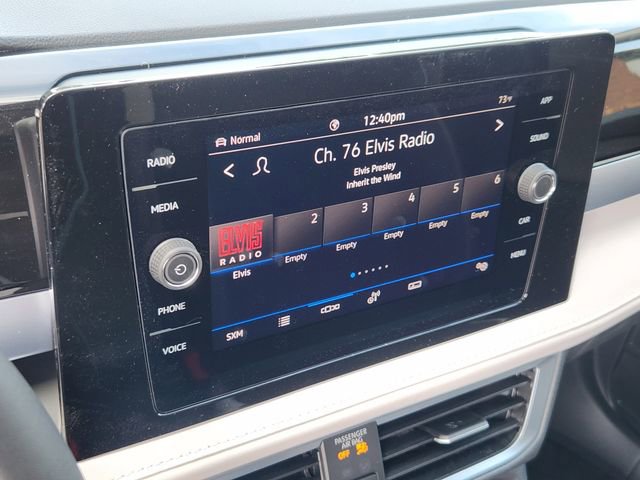 New 2025 Volkswagen Taos SE image 3