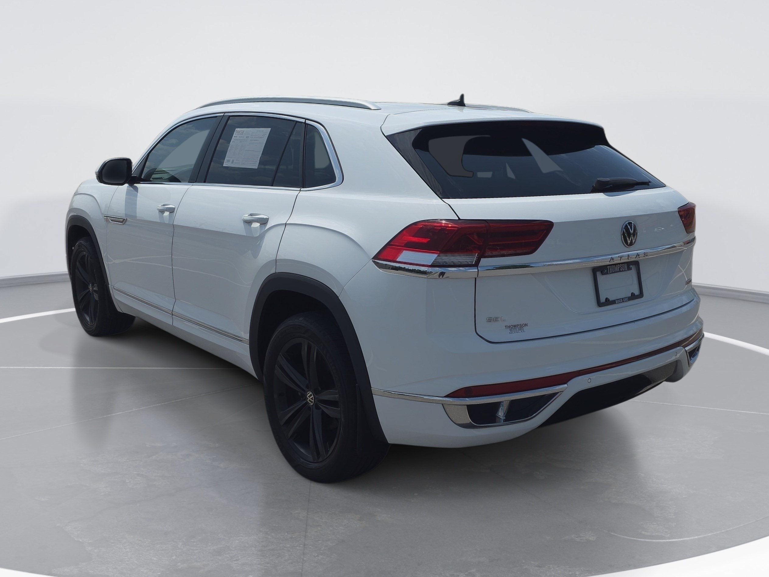 Used 2022 Volkswagen Atlas Cross Sport SEL R-Line AWD/4WD image 5