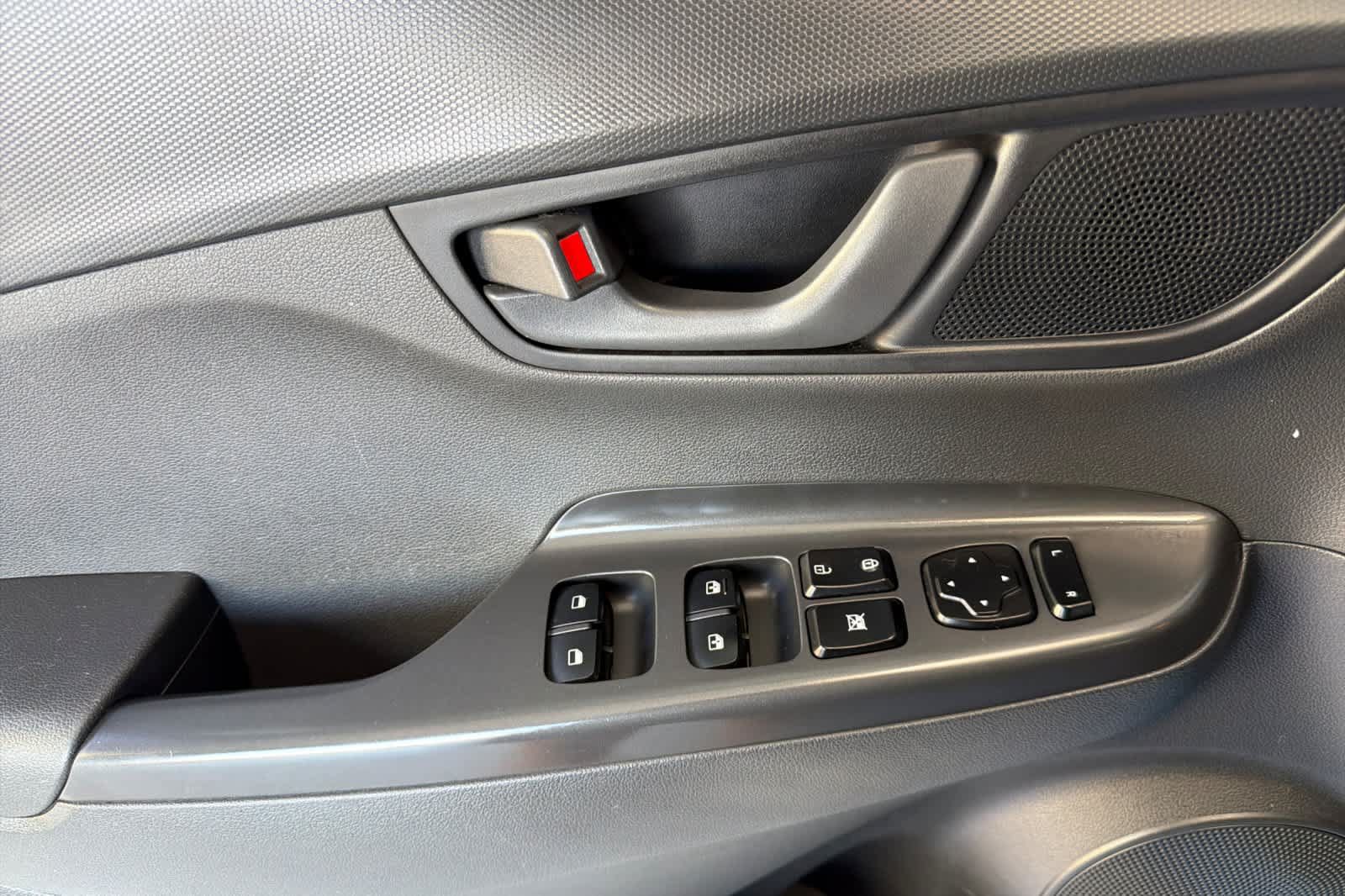 Used 2019 Hyundai Kona SEL FWD image 12