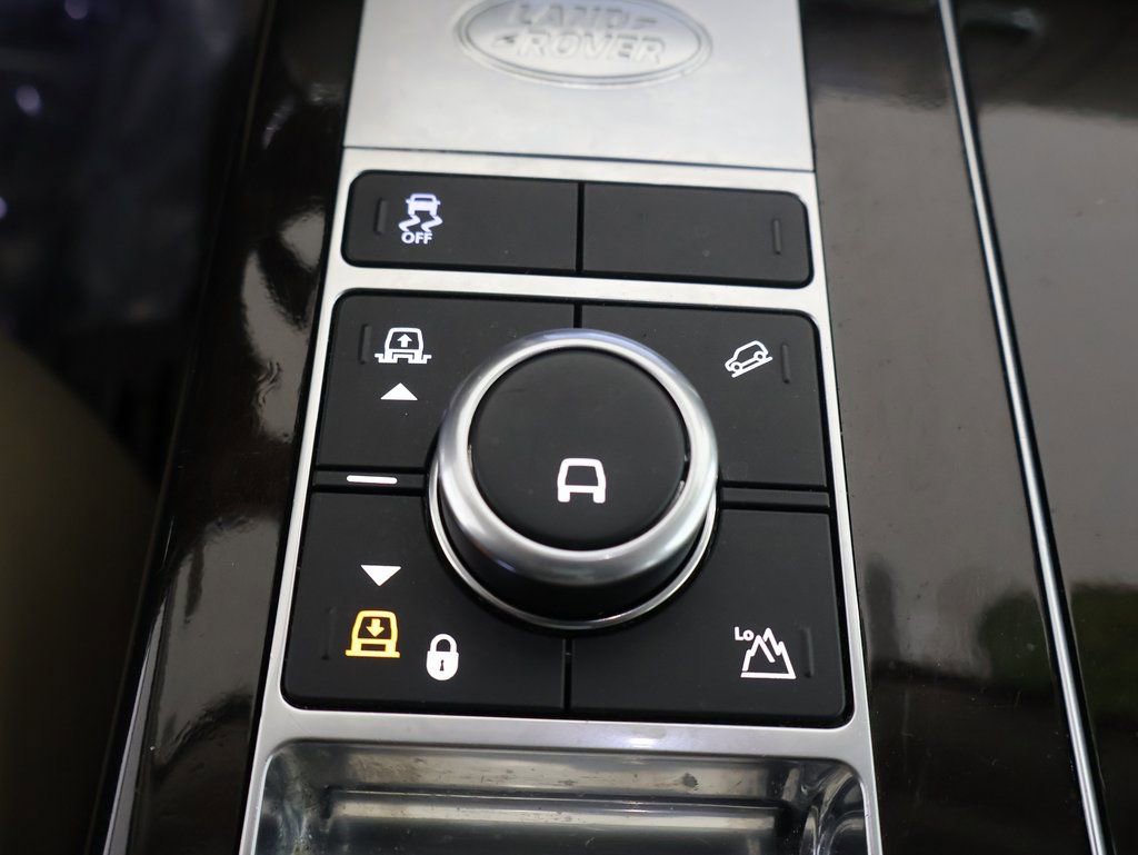 Used 2020 Land Rover Range Rover HSE image 4