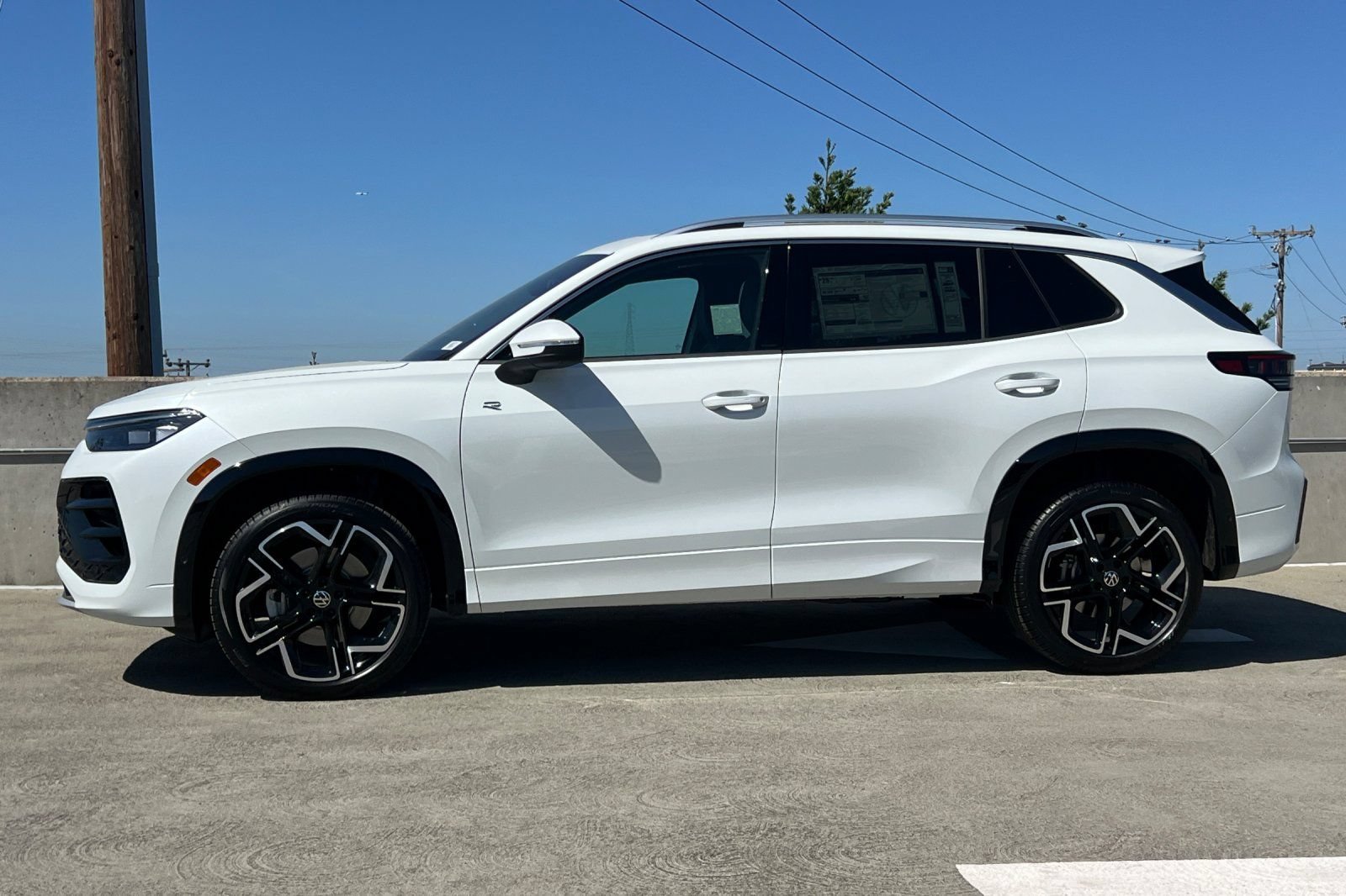New 2026 Volkswagen Tiguan SEL R-Line AWD/4WD image 7
