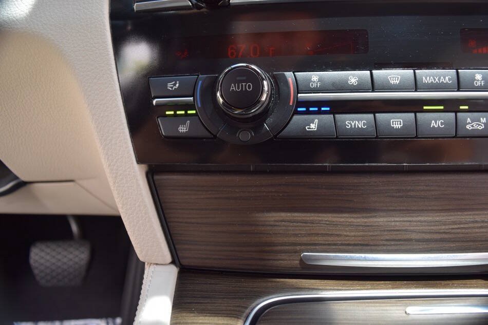 Used 2015 BMW 750i RWD image 59