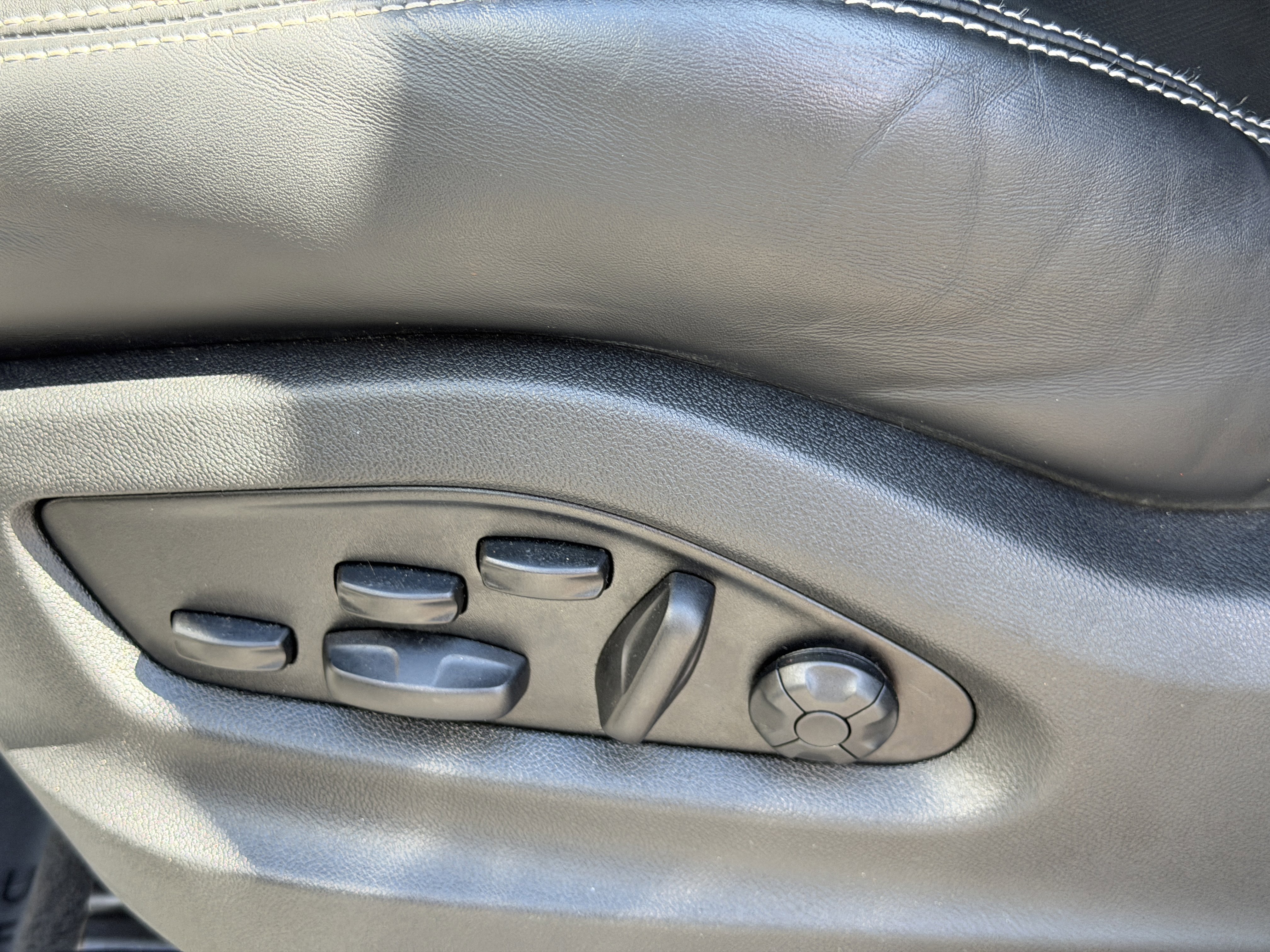 Certified 2022 Porsche Cayenne Turbo S image 27