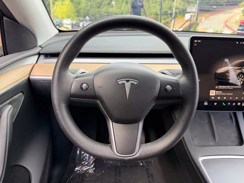 Used 2023 Tesla Model Y 2WD image 43