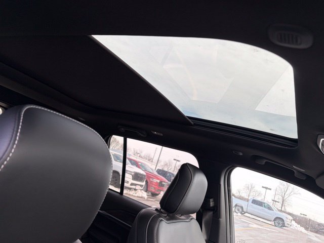 New 2026 Jeep Grand Cherokee Limited w/ Limited Altitude Package AWD/4WD image 33