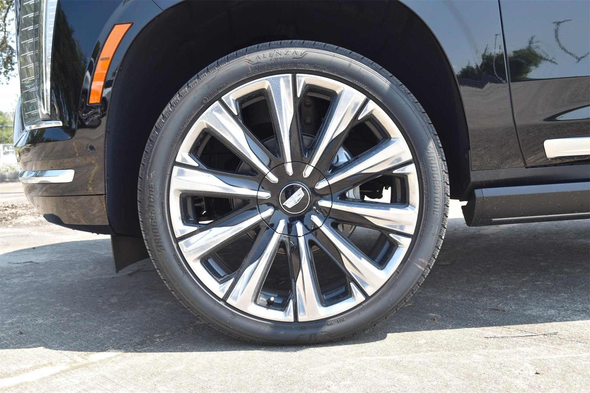 New 2025 Cadillac Escalade Premium Luxury Platinum w/ LPO, Floor Liner Package image 31