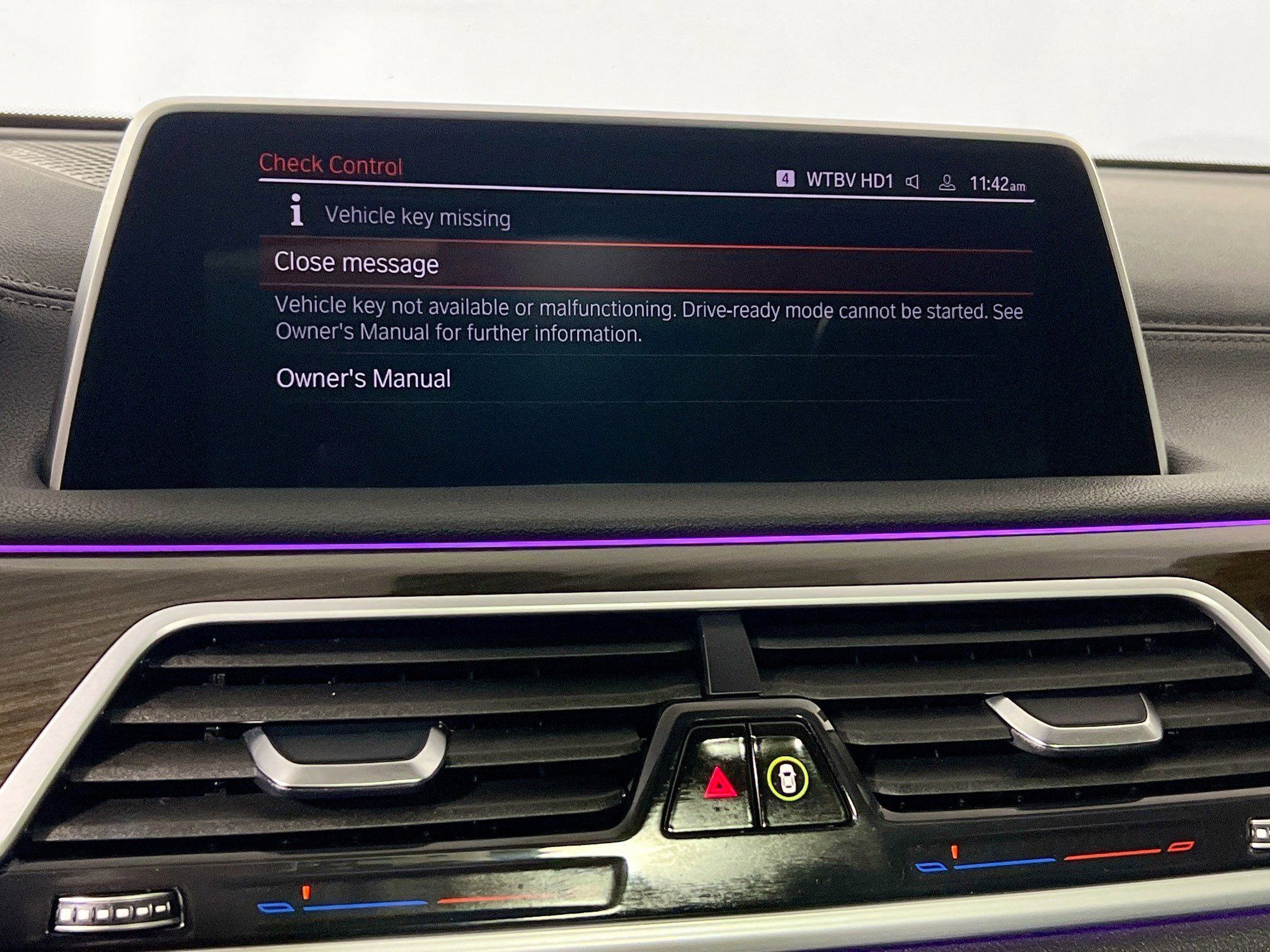 Used 2022 BMW 740i xDrive w/ Premium Package image 28