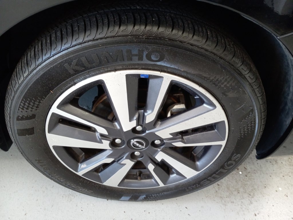 Used 2025 Nissan Versa SV FWD image 4