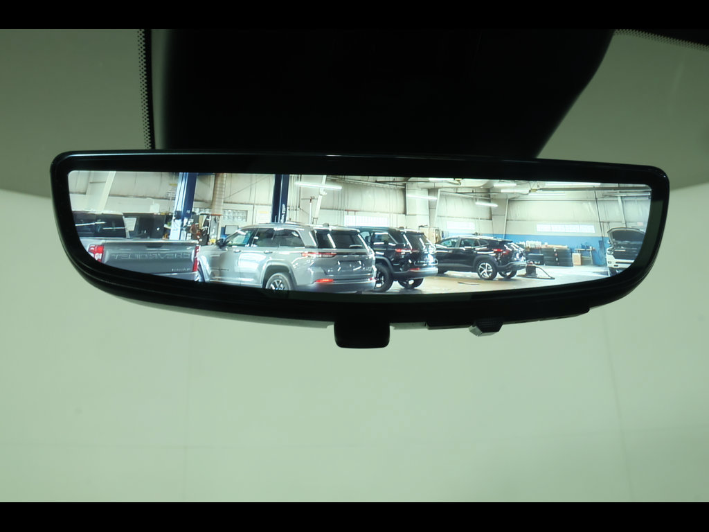 New 2027 Chevrolet Traverse Z71 w/ Enhanced Driving Package AWD/4WD image 22
