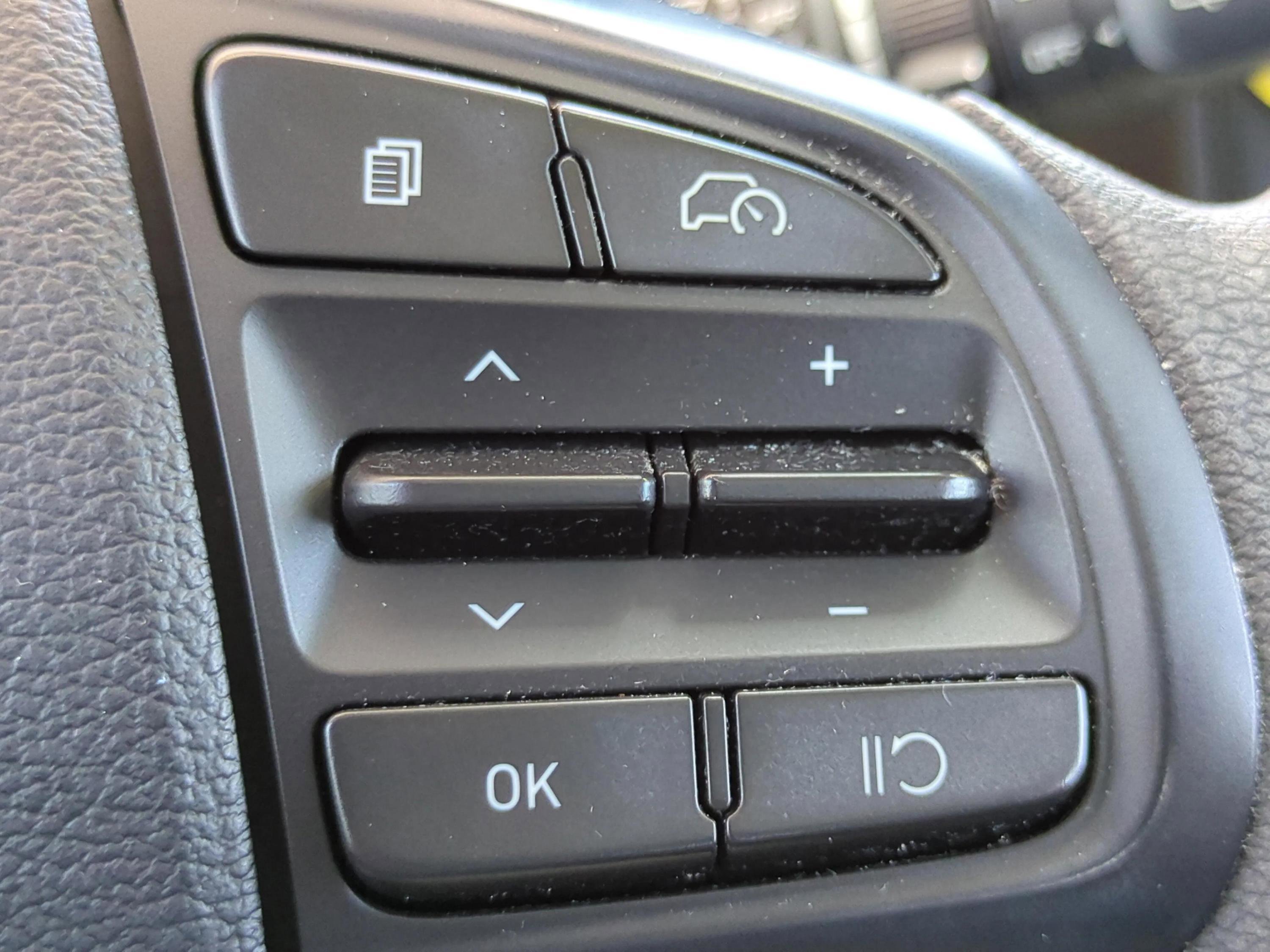 Certified 2023 Hyundai Venue SE FWD image 63